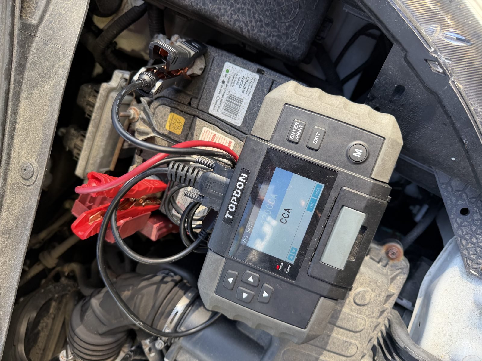 Battery and charging system analysis with a TOPDON tester